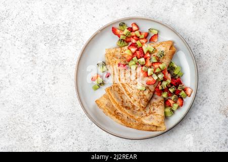 Crepes sani con frutta Foto Stock