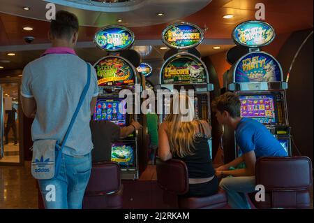 Mar Mediterraneo, 05/09/2013: Crociera in navata, linee Casinò nella Grimaldi. Foto Stock