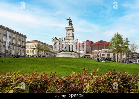 Porto, Portogallo. Marzo 2022. Vista sul parco Infante Dom Henrique nel centro della città Foto Stock