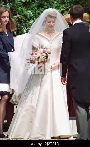 Il matrimonio di Lady Helen Windsor con Timothy Taylor alla Cappella di St George, Castello di Windsor. 18th luglio 1992. Foto Stock