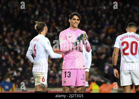 BARCELLONA, SPAGNA - APRILE 3: Bono del Sevilla FC durante la partita la Liga tra il FC Barcelona e il Sevilla FC a campo Nou il 3 Aprile 2022 a Barcellona, Spagna. (Foto di Sara Aribó/Pximages) Credit: PX Images/Alamy Live News Foto Stock