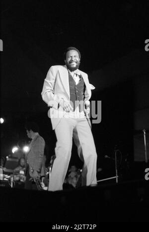 Marvin Gaye si esibisce al Bingley Hall di Birmingham, Inghilterra nel 1976. Foto Stock