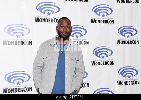 LaMorne Morris arrivo alla fotocellula di Hulu per 'woke' che si tiene il terzo giorno del Wonder con 2022 all'Anaheim Convention Center Foto Stock