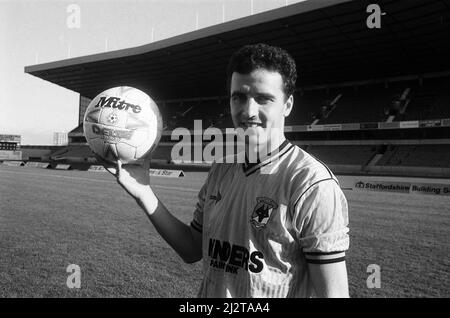 Wolverhampton Wanderers F.C della nuova firma, Paul Cook, al Molineux Stadium. 4 agosto 1992. Foto Stock