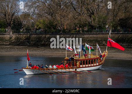 3 aprile 2022. Queen's Rowbarge Gloriana, Londra, Regno Unito Foto Stock