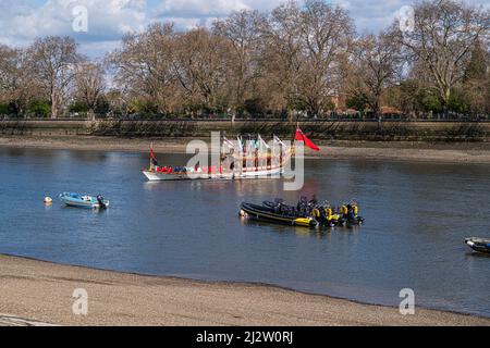 3 aprile 2022. Queen's Rowbarge Gloriana, Londra, Regno Unito Foto Stock