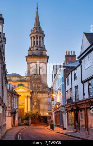 Turl Street e la Chiesa di tutti i Santi all'alba. Oxford, Oxfordshire, Inghilterra Foto Stock