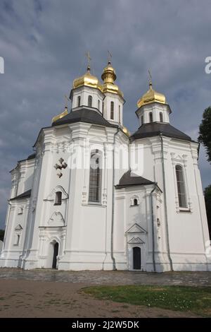 Antica Chiesa Ortodossa Ucraina. Architettura barocca Ucraina. La Chiesa di Caterina è una chiesa funzionante a Chernihiv Foto Stock