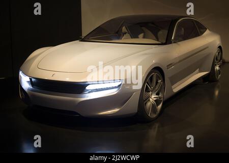 Torino, Italia - 14 agosto 2021: Pininfarina Cambiano in mostra al Museo Nazionale dell'Automobile (MAUTO) di Torino. Foto Stock