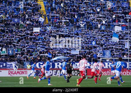 Stadio Romeo Menti, Vicenza, Italy, April 06, 2022, Franco Florio (Head  coach of FC Crotone) during LR Vicenza vs FC Crotone - Italian soccer Serie  B match Stock Photo - Alamy