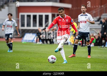 Aarhus, Danimarca,.03rd, aprile 2022. Allan Sousa (10) di Vejle visto durante la partita Superliga del 3F tra Aarhus GF e Vejle Boldklub al Ceres Park di Aarhus. (Photo credit: Gonzales Photo - Morten Kjaer). Foto Stock