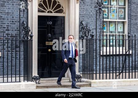 George Eustice MP, Segretario di Stato per l'ambiente, l'alimentazione e gli affari rurali, è visto a 10 Downing Street prima delle riunioni settimanali del gabinetto. Foto Stock