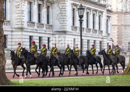 Cavalli che marciavano lungo la parata di Guardie Cavalieri questa mattina. Immagini scattate il 24th marzo 2022. © Belinda Jiao jiao.bilin@gmail.com 07598931257 Foto Stock