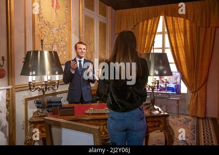 Parigi, Museo della cera Grevin (Francia): Statua di Emmanuel Macron, presidente della Repubblica francese Foto Stock