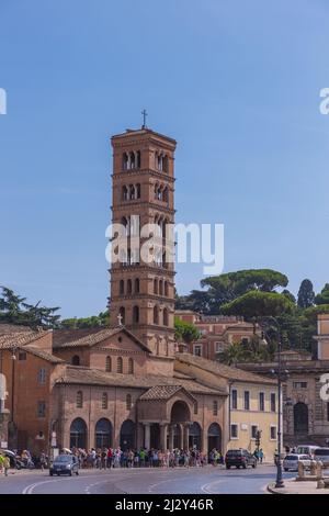 Roma, Santa Maria in Cosmedin con Campanile Foto Stock