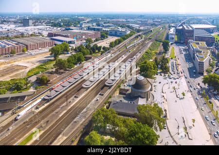 Colonia; stazione ferroviaria Messe/Deutz di Colonia Foto Stock