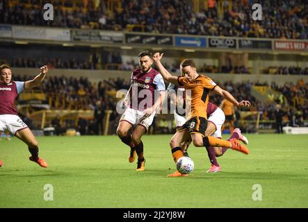 Diogo Jota segna l'obiettivo. Wolverhampton Wanderers / Aston Villa al Molineux 14/10/2017 - Campionato Sky Bet Foto Stock