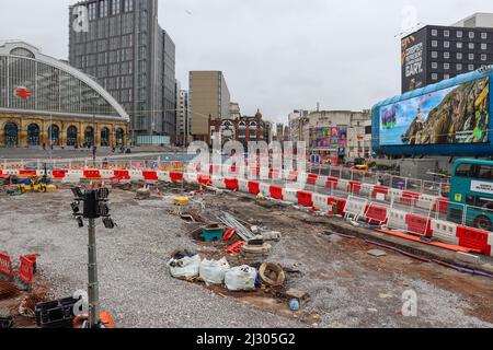 Lavori stradali fuori dalla stazione di Liverpool Lime Street 2022 Foto Stock