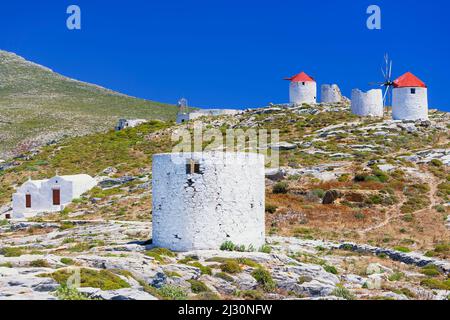 Mulini a vento tradizionali, Chora, Amorgos, Cicladi, Grecia, Europa Foto Stock