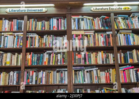 Buenos Aires Argentina,Avenida Adolfo Alsina,la Libreria de Avila del Colegio,scaffali libri storici,spagnolo,letteratura mondiale,vetrina Foto Stock