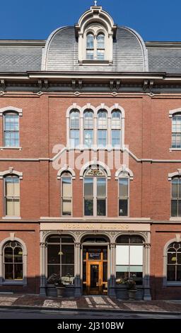 PORTLAND, USA - 15 SETTEMBRE 2017: Portland Old Port è piena di edifici in mattoni del 19th secolo ed è ora il centro commerciale della città di Portland, Foto Stock