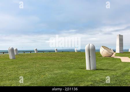 NEWPORT, USA - 23 SET 2017: Famoso monumento alla scoperta portoghese di Newport. Il monumento fu costruito a Brenton Point, Newport, RI nel 1988. Foto Stock