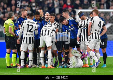 Torino, Italia. 03rd, Aprile 2022. I giocatori di Inter e Juventus hanno visto nella serie una partita tra Juventus e Inter allo Stadio Allianz di Torino. (Photo credit: Gonzales Photo - Tommaso Fimiano). Foto Stock
