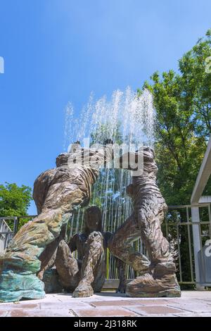 Erding, scultura i cursori della torre di Harry Seeholzer sul ponte di Fehlbach Foto Stock