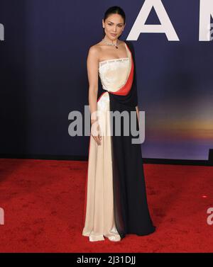 Los Angeles, Stati Uniti. 04th Apr 2022. Eiza González arriva all'AMBULANZA Los Angeles Premiere tenuto presso l'Academy Museum of Motion Pictures di Los Angeles, CA lunedì 4 aprile 2022. (Foto di Sthanlee B. Mirador/Sipa USA) Credit: Sipa USA/Alamy Live News Foto Stock