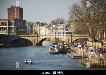 Micklegate Road Bridge e River Ouse nella città di York, Inghilterra, North Yorkshire Foto Stock