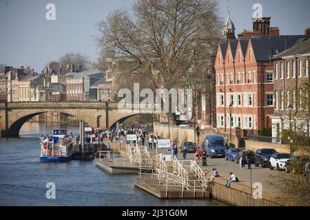 Micklegate Road Bridge e River Ouse nella città di York, Inghilterra, North Yorkshire Foto Stock