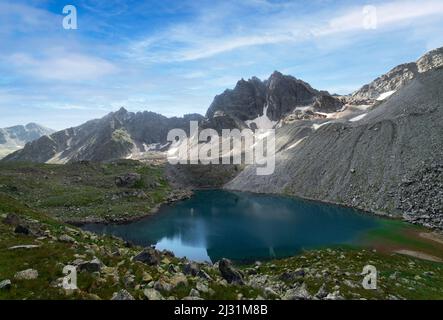 Lago di Markinskoe nella Gola di Mukhinsky nella Riserva Naturale di Teberda, Caucaso Russia Foto Stock