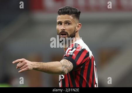 Milano, Italia. 04th Apr 2022. Olivier Giroud (AC Milan) gestures durante AC Milan vs Bologna FC, Serie italiana di calcio A a a Milano, Italia, Aprile 04 2022 Credit: Independent Photo Agency/Alamy Live News Foto Stock