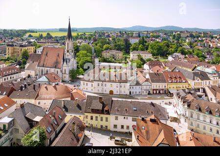 Mungitura; Abbazia di Melk; Vista dalla terrazza del monastero, chiesa parrocchiale dell'Assunzione della Vergine Maria, piazza della chiesa, Linzer Straße Foto Stock