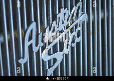 Logo del marchio sulla griglia del radiatore di Austin sei auto dal 1939 Foto Stock