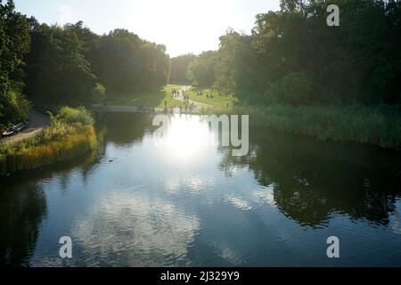 Impressionen - Ententeich, Rudolph-Wilde-Park Berlin-Schoeneberg (nur fuer redaktionelle Verwendung. Keine Werbung. Referenzdatenbank: http://www.360- Foto Stock