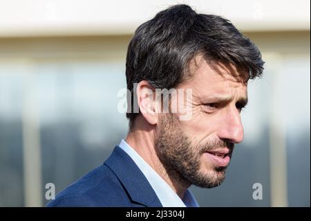 Marsiglia, Francia. 22nd Mar 2022. Tony Estanguet ha visto durante la sua visita al Cercle des Nageurs de Marseille (CNM). Tony Estanguet, membro del CIO (Comitato Olimpico Internazionale) e del Comitato Organizzatore dei Giochi Olimpici di Parigi 2024 è in visita a Marsiglia. Ha incontrato gli atleti del club di nuoto Cercle des Nageurs de Marseille. La città di Marsiglia organizzerà una parte importante degli eventi nautici di Parigi 2024. (Foto di Laurent Coust/SOPA Images/Sipa USA) Credit: Sipa USA/Alamy Live News Foto Stock