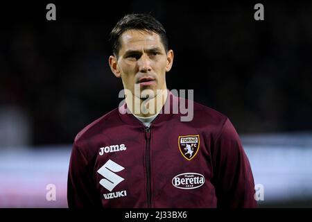 Salerno, Italia. 02nd Apr 2022. SASA Lukic del Torino FC si presenta durante la Serie A una partita tra US Salernitana 1919 e Torino allo Stadio Arechi di Salerno, Italia, il 2 aprile 2022. Credit: Giuseppe Maffia/Alamy Live News Foto Stock