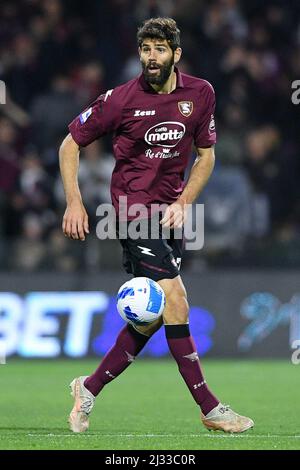 Salerno, Italia. 02nd Apr 2022. Federico Fazio della US Salernitana 1919 durante la Serie A match tra la US Salernitana 1919 e Torino allo Stadio Arechi di Salerno, Italia, il 2 aprile 2022. Credit: Giuseppe Maffia/Alamy Live News Foto Stock