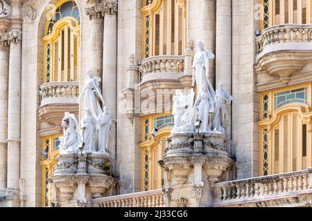 Architettura esterna dell'edificio del Teatro Nazionale Alicia Alonso, l'Avana, Cuba Foto Stock