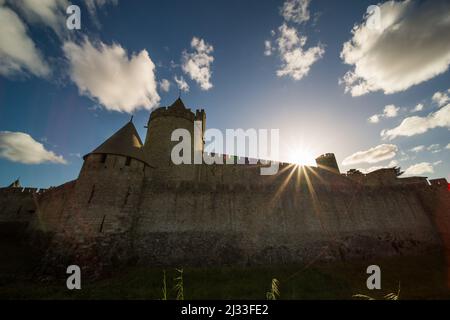 Carcassonne Cittadella medievale North Side Towers Vista in un giorno di sole Foto Stock