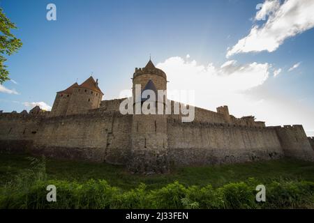 Carcassonne Cittadella medievale North Side Towers Vista in un giorno di sole Foto Stock