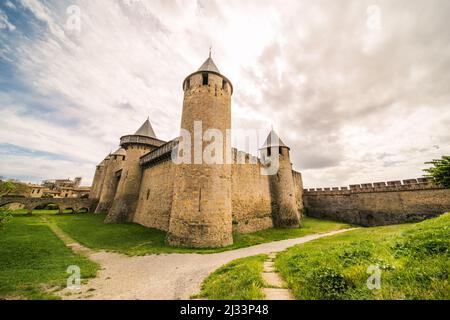 Vista laterale di Carcassonne Cittadella medievale (Cité Médiévale) Castello Comtal Foto Stock