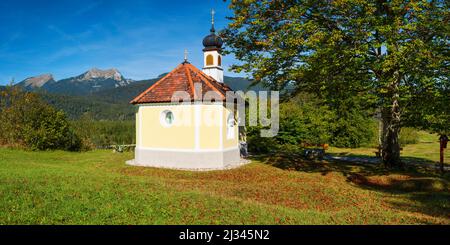 Cappella Maria Rast, Buckelwiesen tra Mittenwald e Krün, Werdenfelser Land, alta Baviera, Baviera, Europa Foto Stock