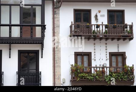 Pittoresca città di Comillas in Cantabria, Spagna settentrionale Foto Stock