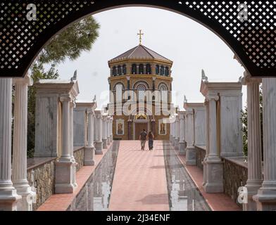 Mausoleo della collina di Throni dedicato all'arcivescovo Makarios 111 che si trova nella tomba di Makarious vicino al monastero di Kykkos, Repubblica di Cipro. Foto Stock