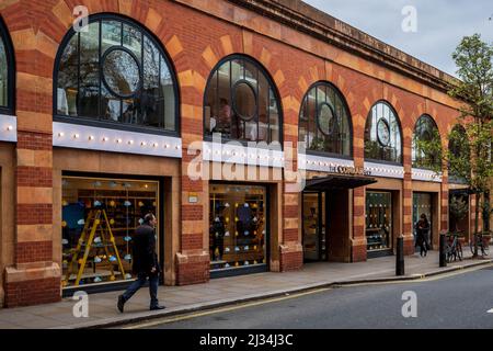 The Conran Shop Marylebone - situato in 55 Marylebone High Street il Conran Shop è un negozio di arredamento contemporaneo a Londra. Foto Stock