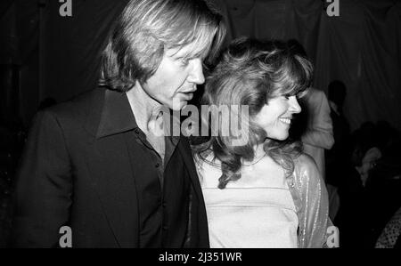 Jon Voight e Jane fonda alla prima del film The China Syndrome di Hollywood, marzo 1979 Foto Stock