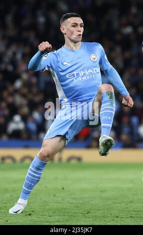 Manchester, Inghilterra, 5th aprile 2022. Phil Foden di Manchester City durante la partita della UEFA Champions League all'Etihad Stadium di Manchester. Il credito dovrebbe essere: Darren Staples / Sportimage Foto Stock