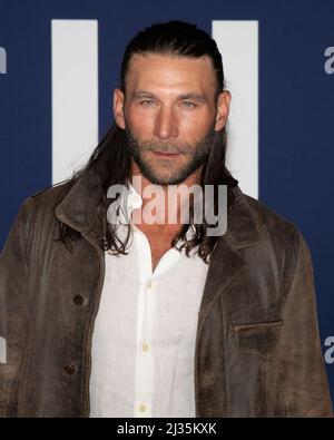 4 aprile 2022 - Los Angeles, California - Zach McGowan. Los Angeles Premiere di ''ambulanza' Foto Stock